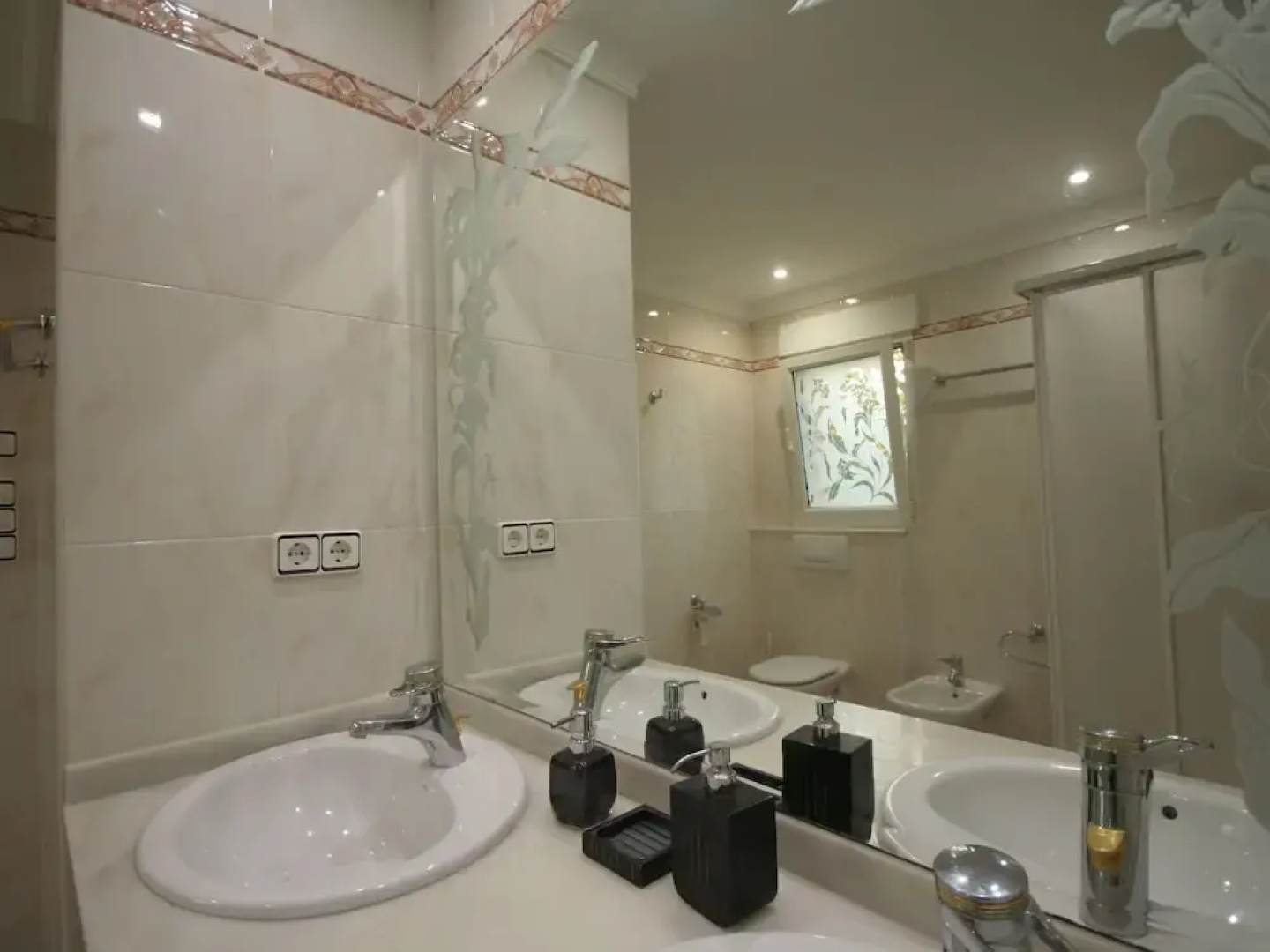 Luxurious Villa with Private Pool in Les Rotes