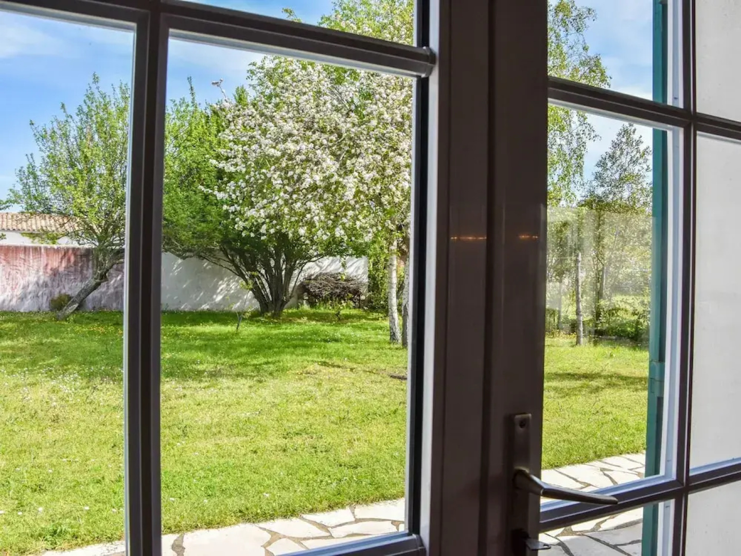 Spacious Holiday Home Near Sea in Loix