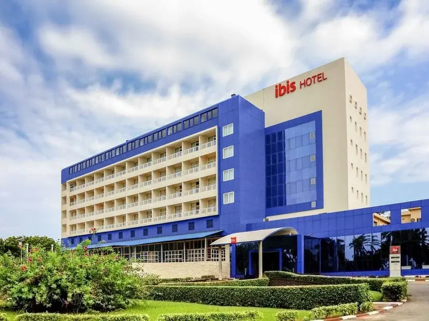 Ibis Lome Centre
