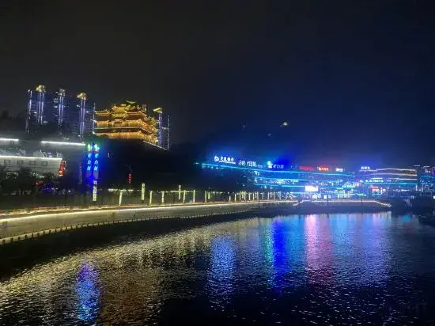 Jinpeng International Hotel (Duyun Dashiban Ancient Street)