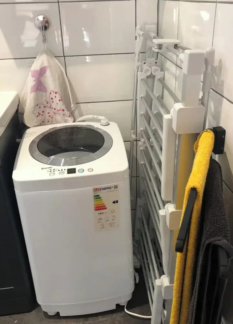 2 Guests - Garden Retreat With Balcony Views