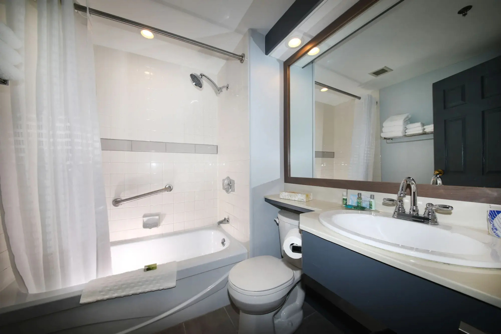 Loyalist Country Inn & Conference Centre