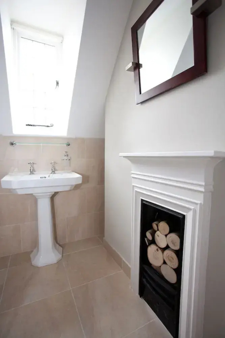 Arden House - Turret Penthouse