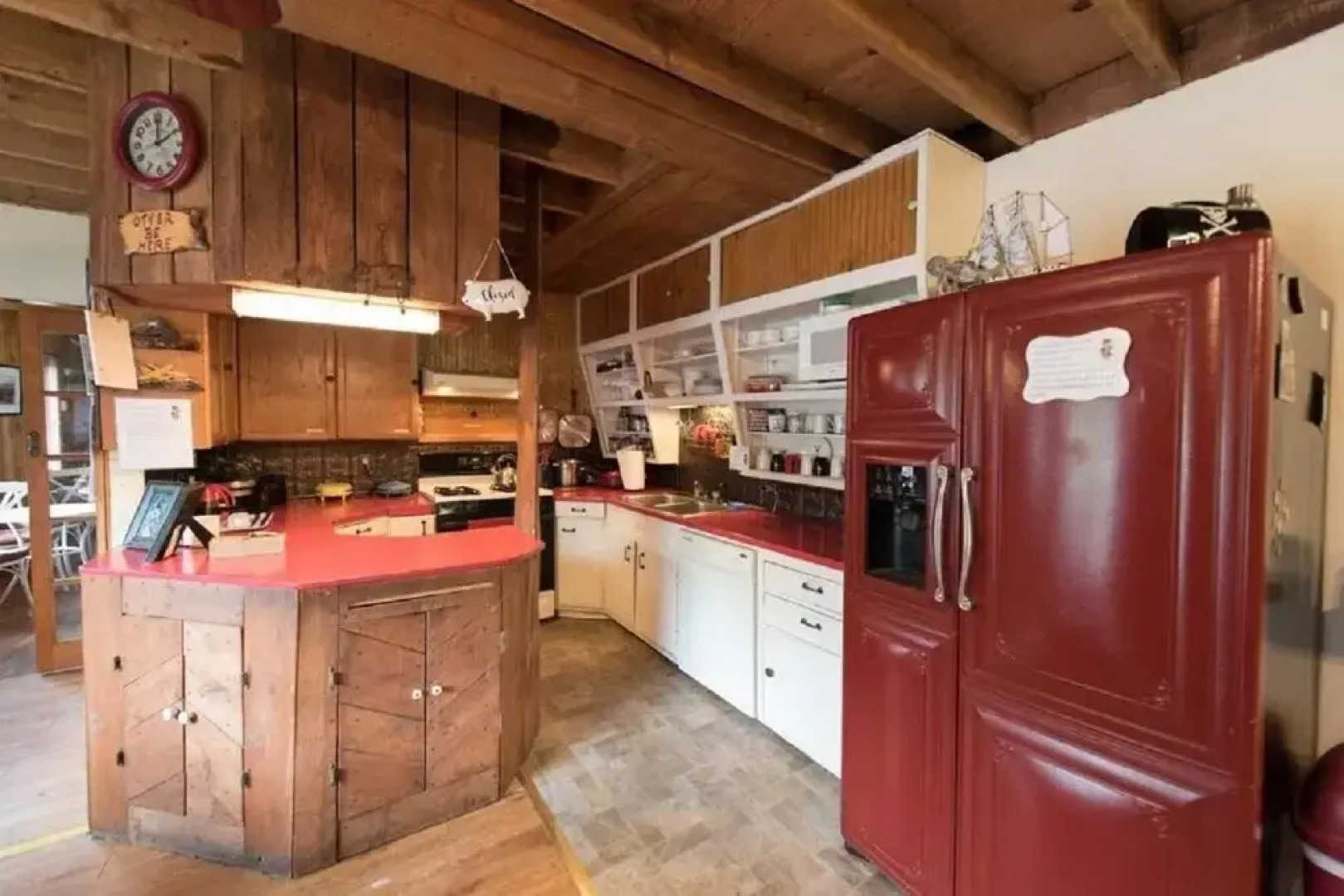 Nauti Otter Inn and Yurt Village