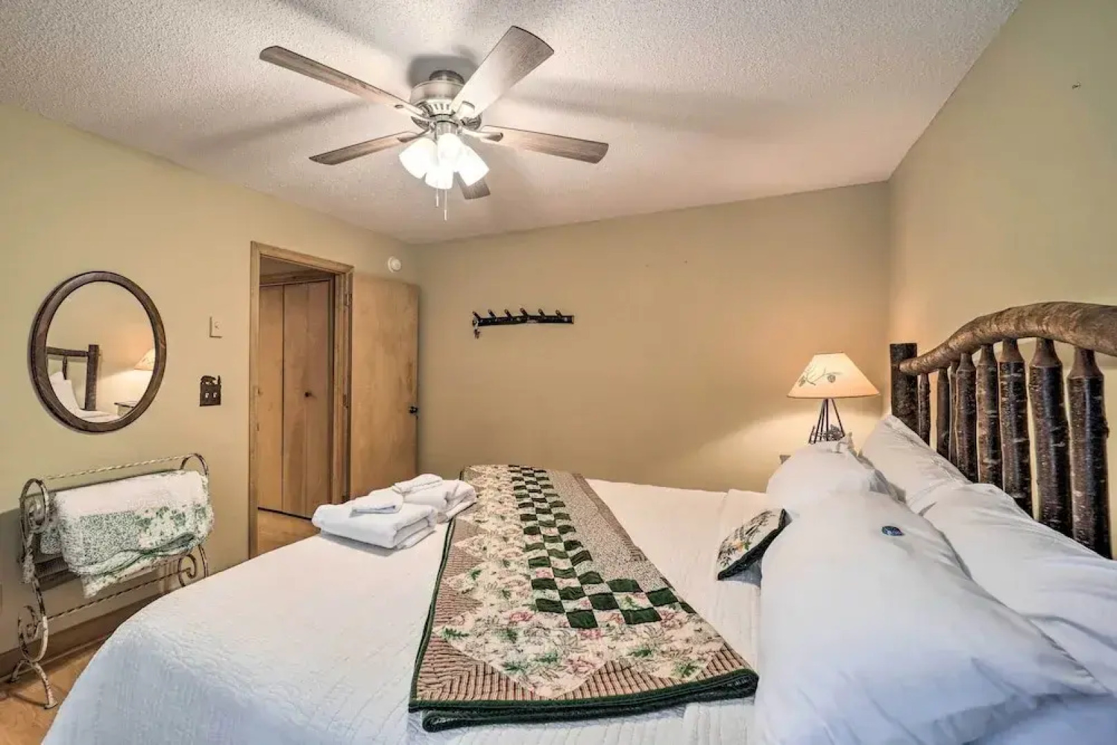 Deck + Million Dollar Views: Beech Mountain Cabin