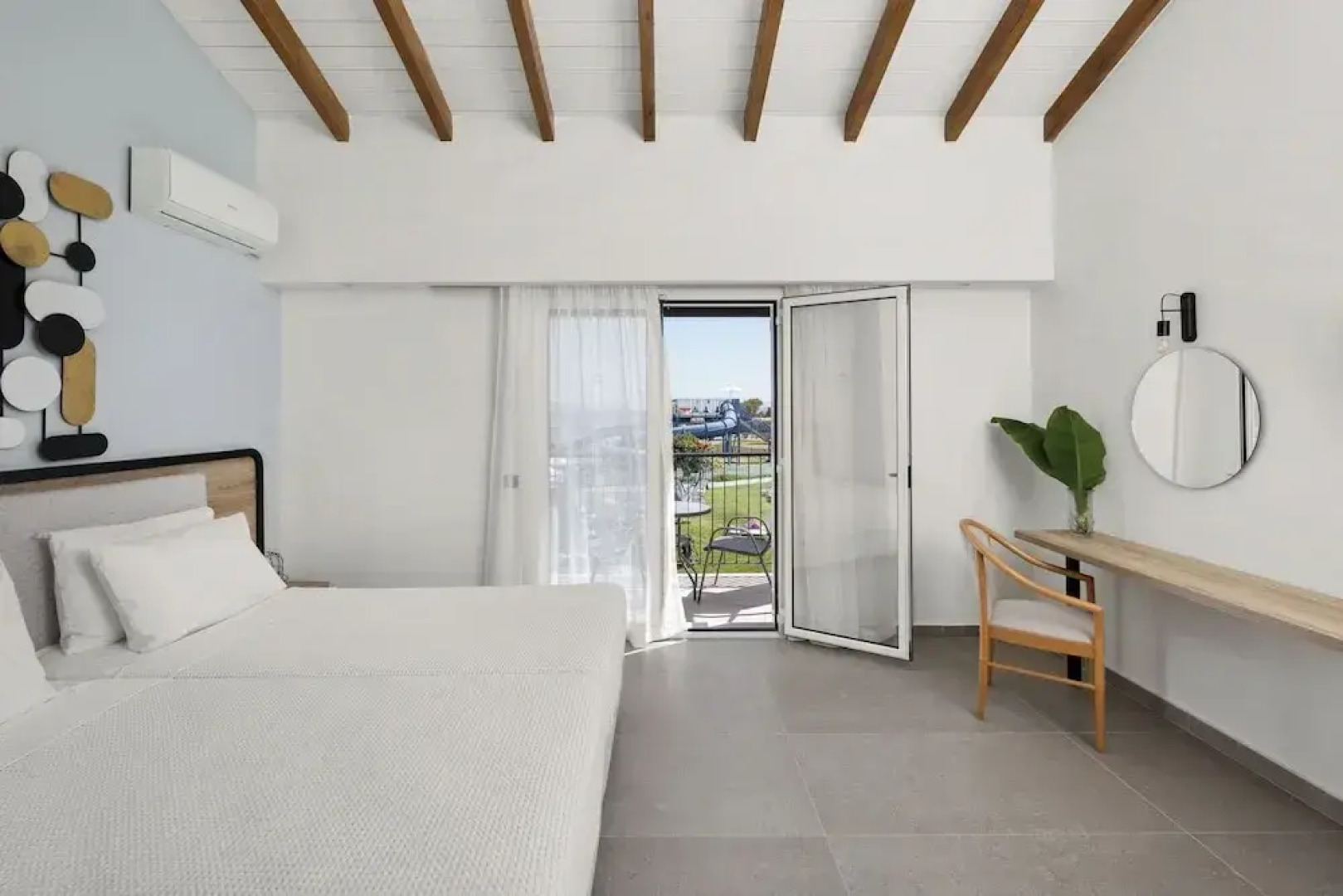 White Olive Marine Aquapark