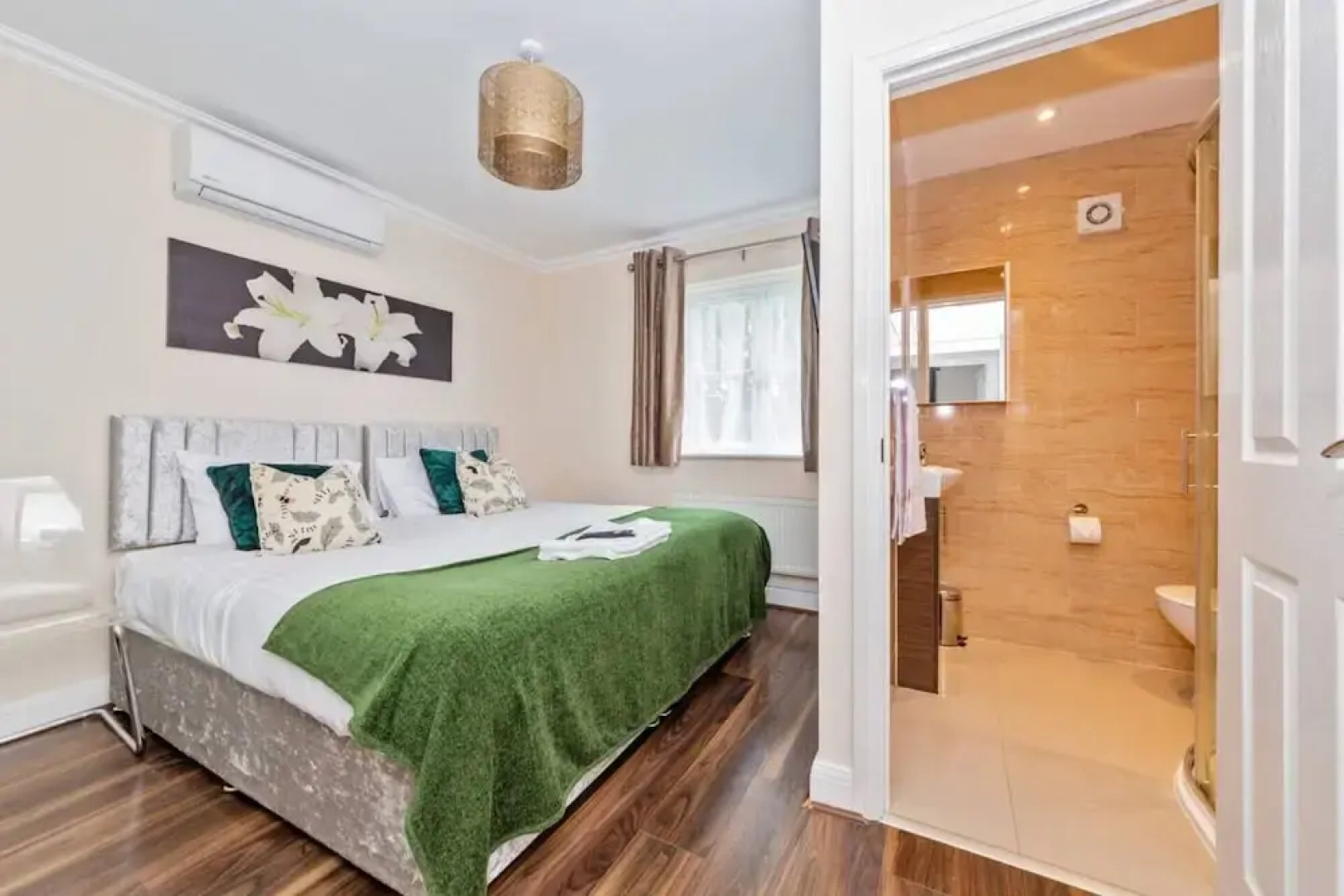 Large 5BR Home in Bedford Ideal for big Groups