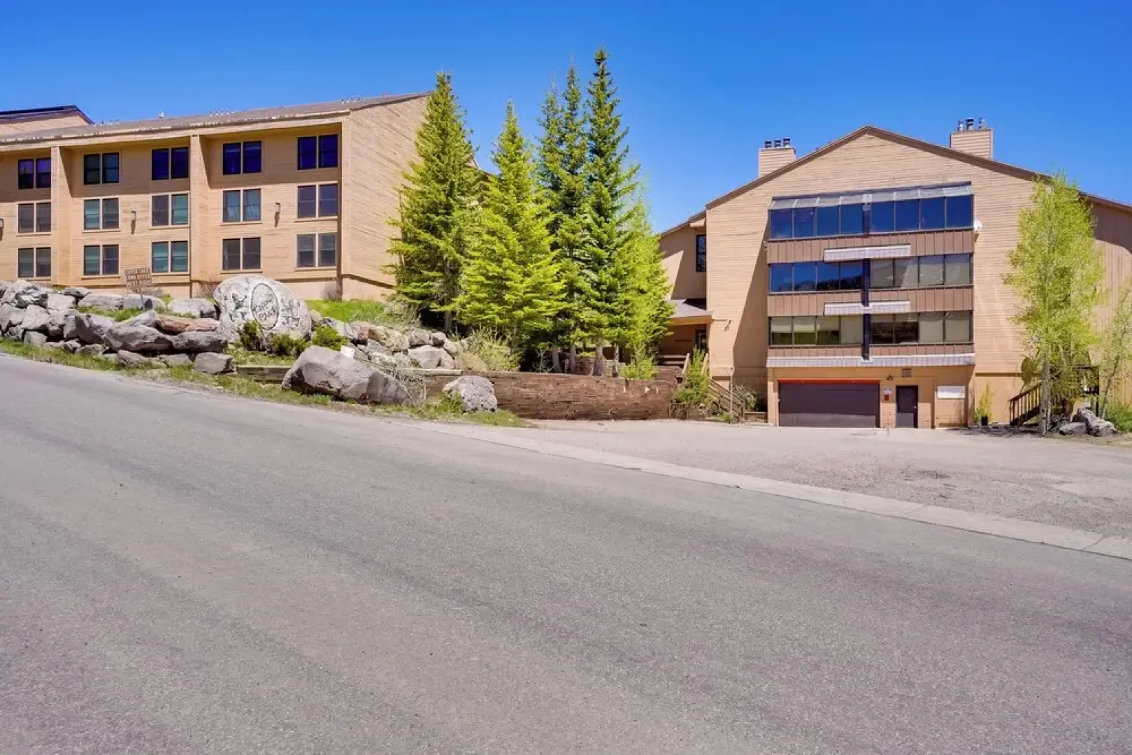 Ski & Explore: Brian Head Condo w/ Indoor Pool!