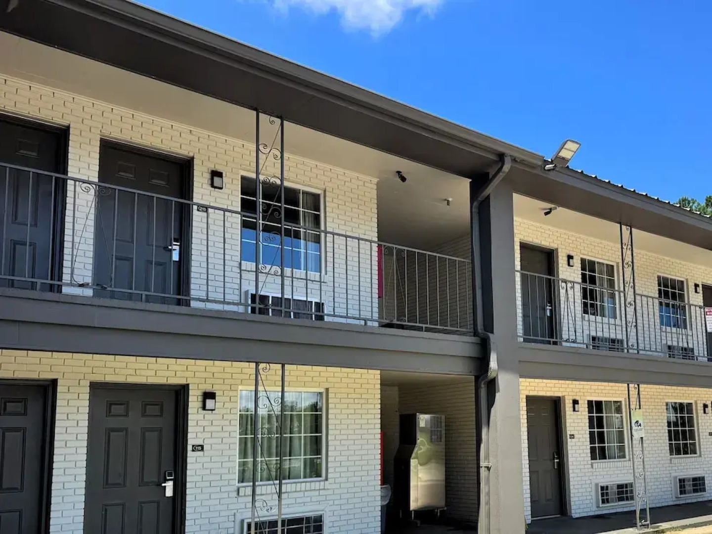 Super 8 by Wyndham Picayune