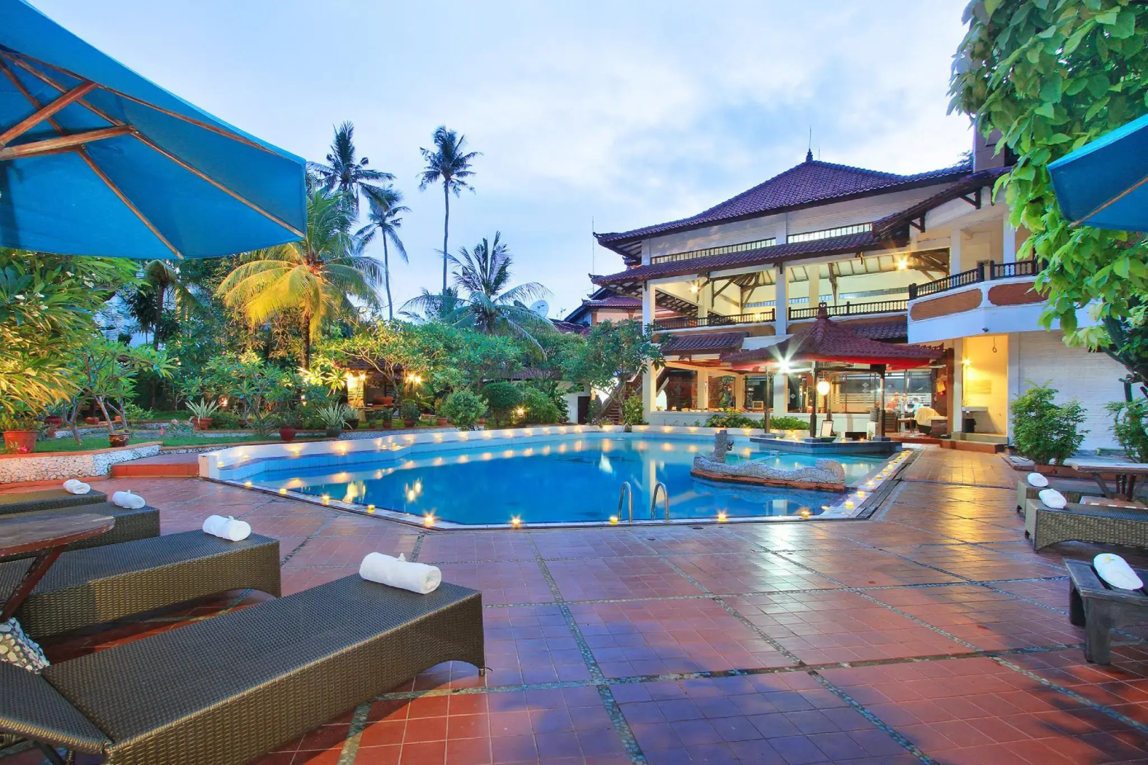 Puri Naga Beachfront Cottages