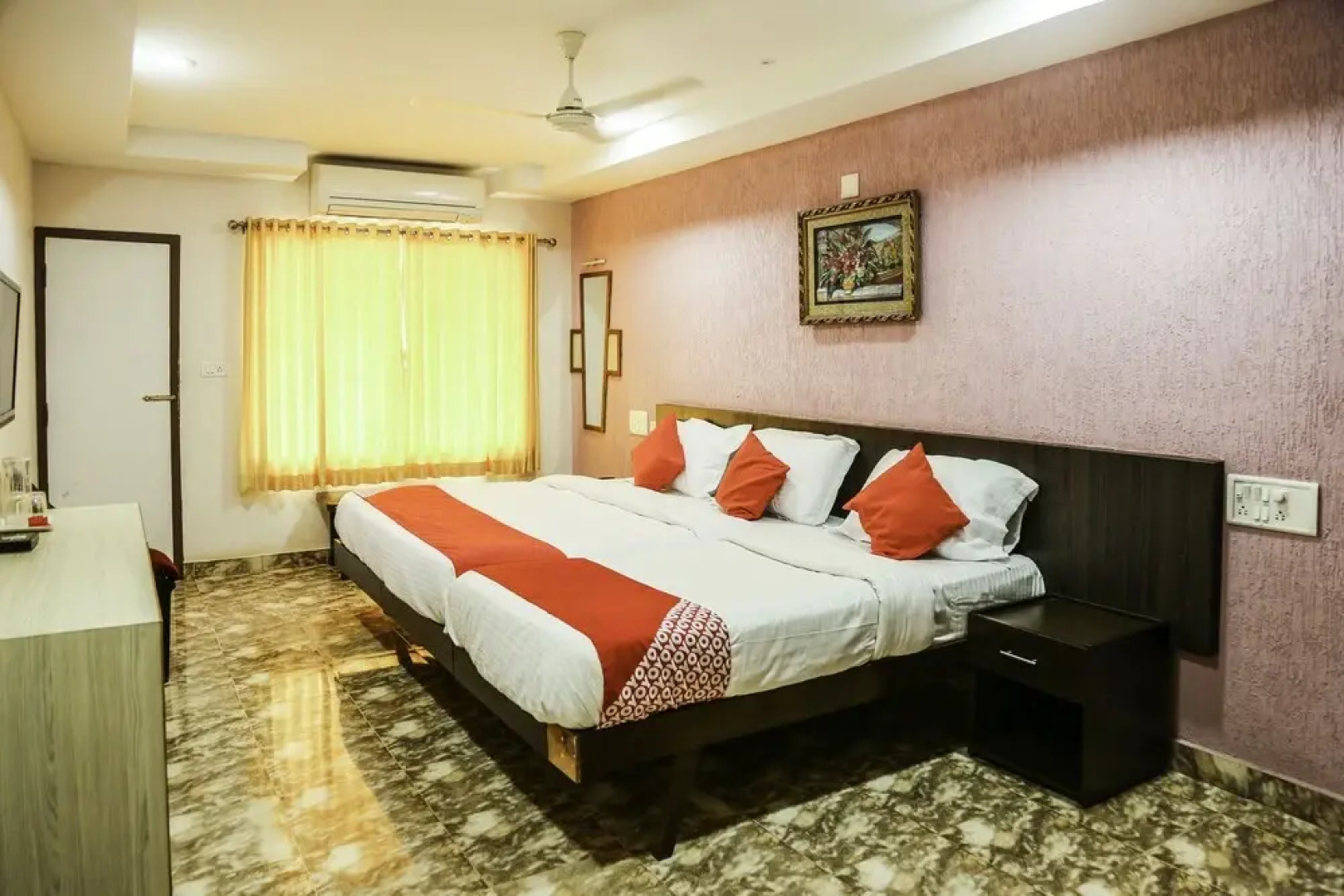 OYO 24519 Hotel Mother Palace