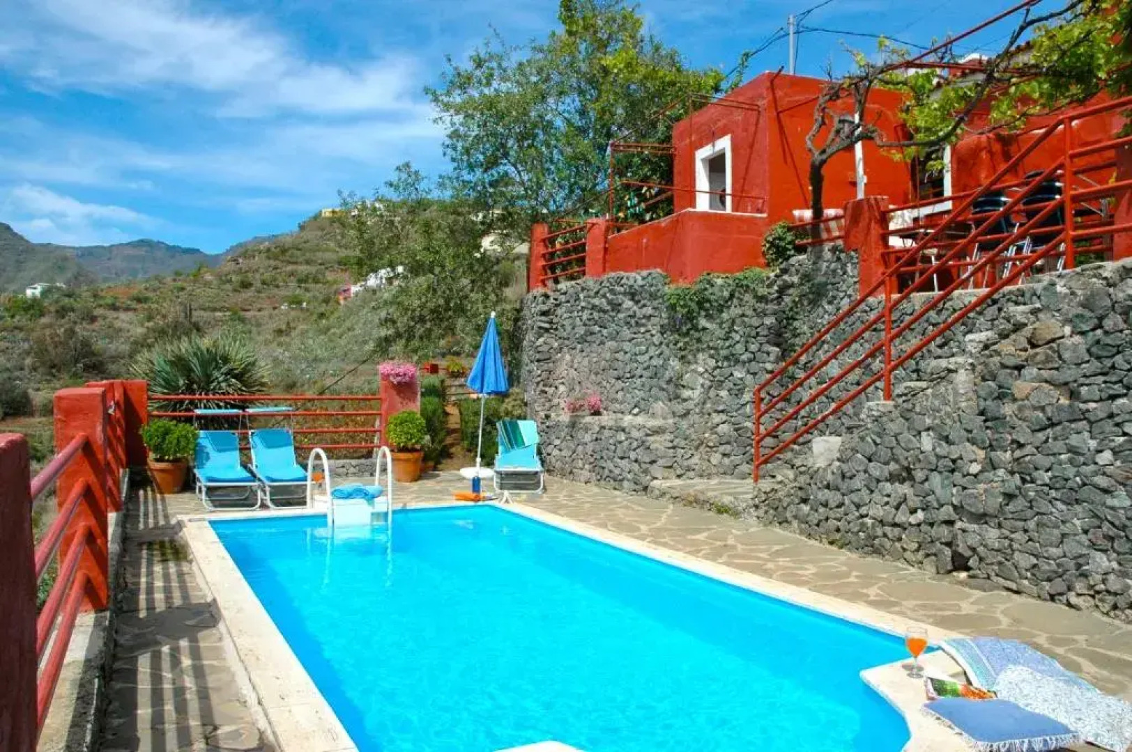 La Casa del Moral by I N Z U L A E