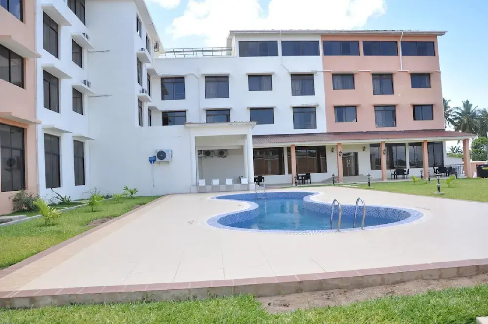 Luwa Evergreen Hotel
