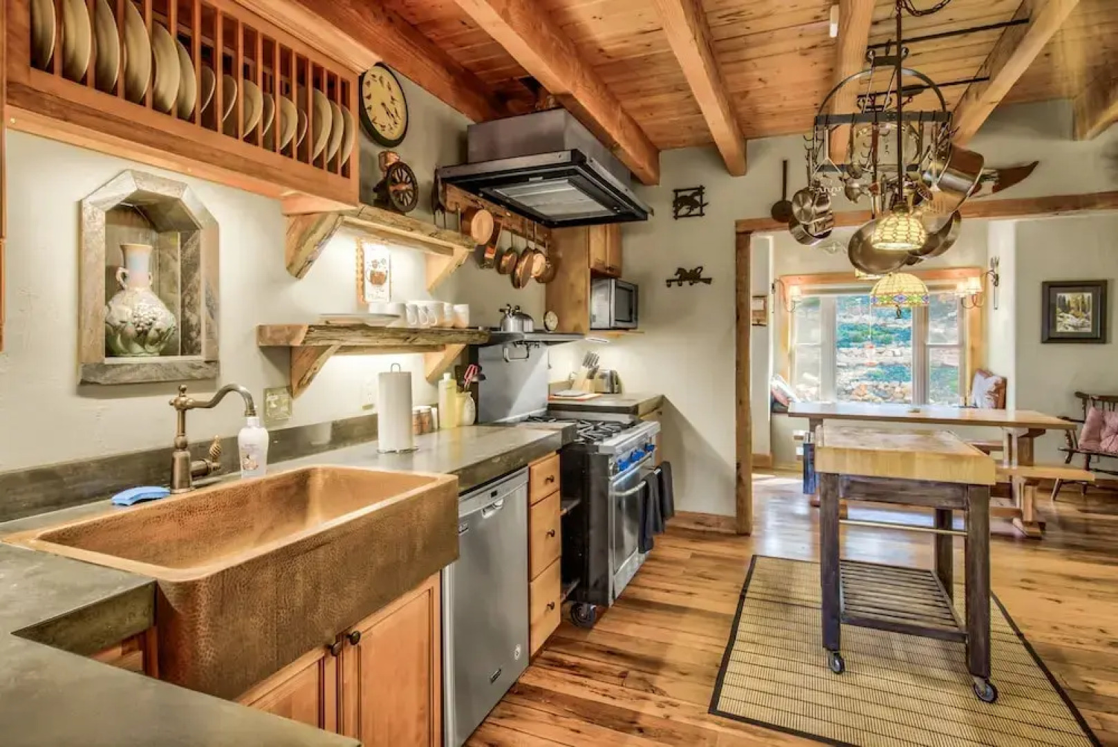 Mountain Getaway Cabinhot Tub & Pool Table4bd