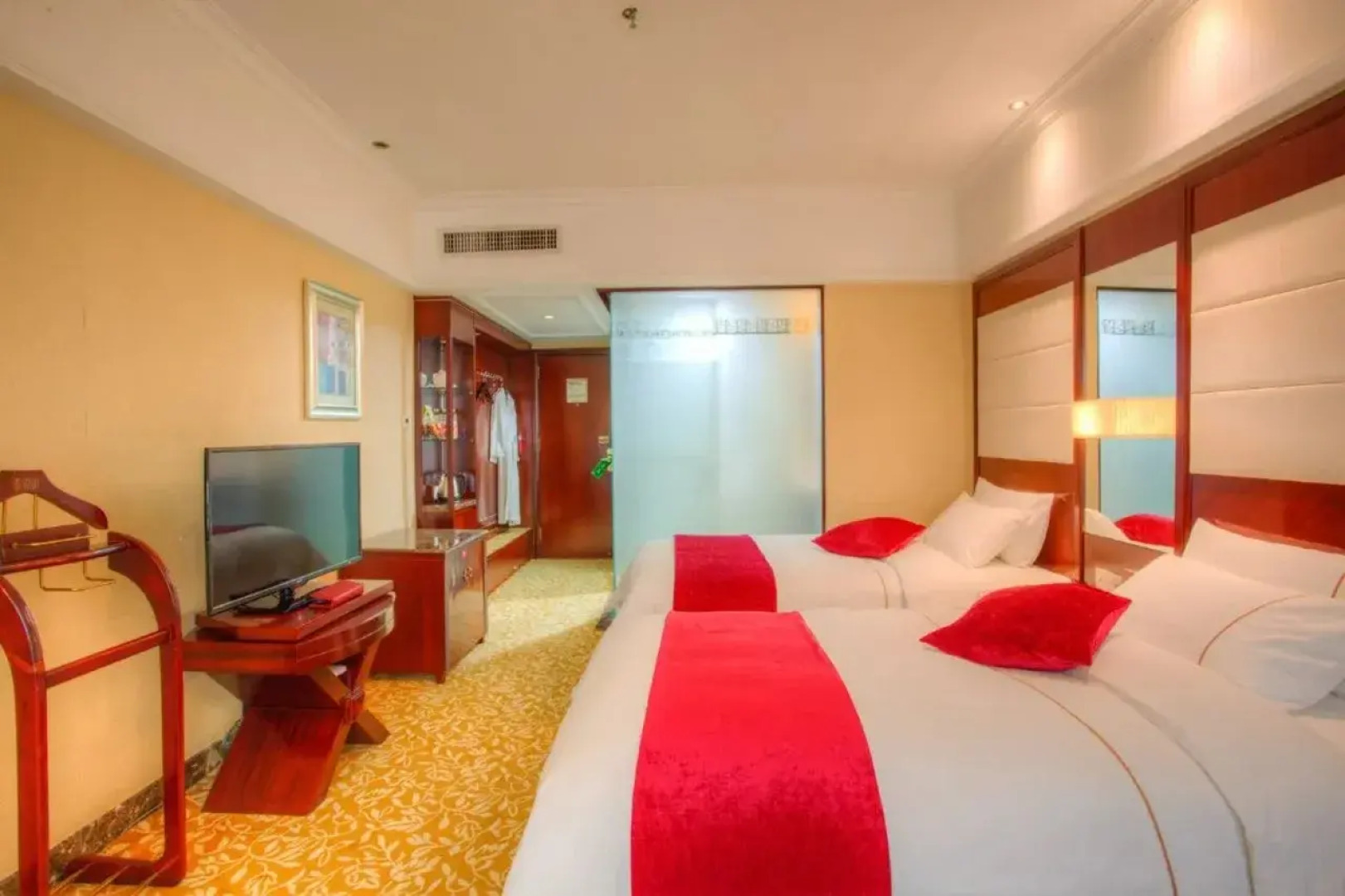 Yishan Business Hotel