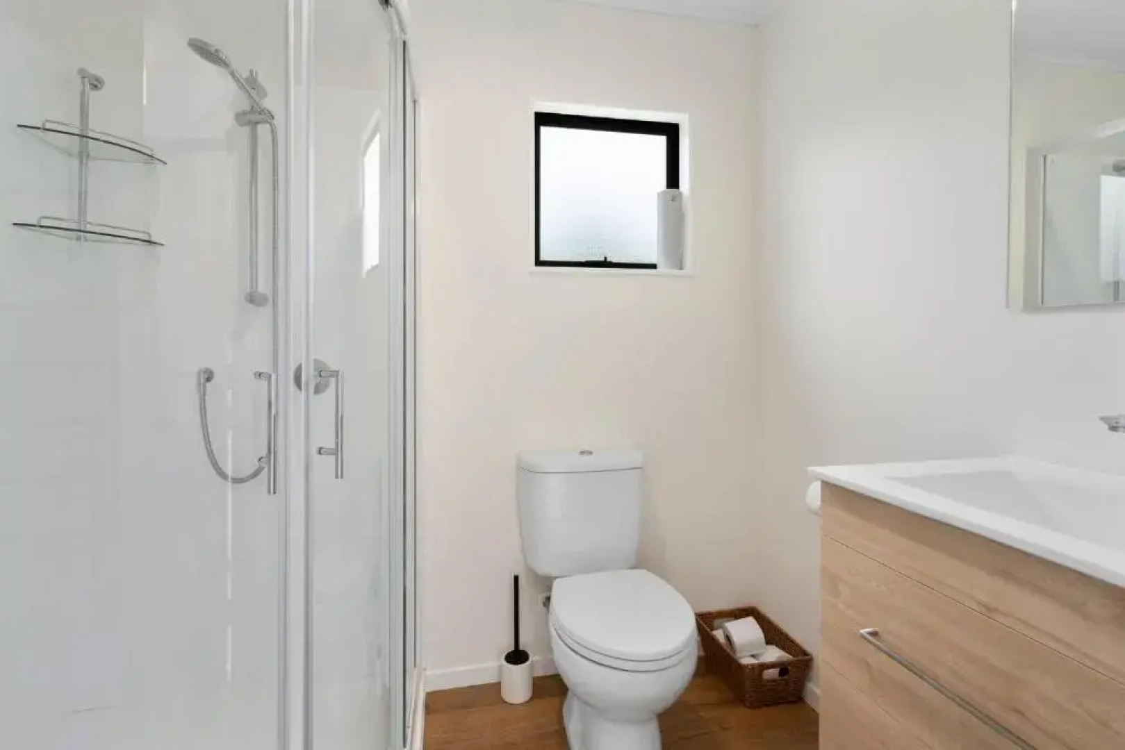 The Wee Blue Bach - Waikanae Beach Holiday Home