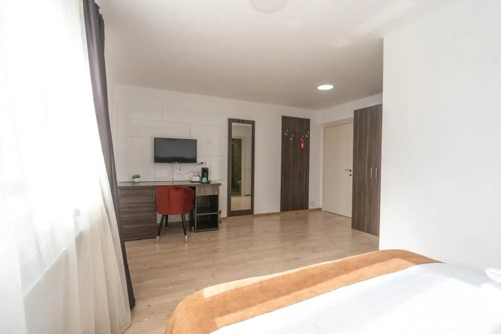 Bliss Hotel and Apartments