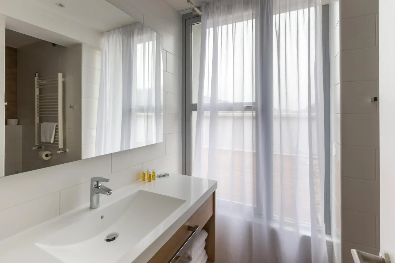 Diamond City Hotel