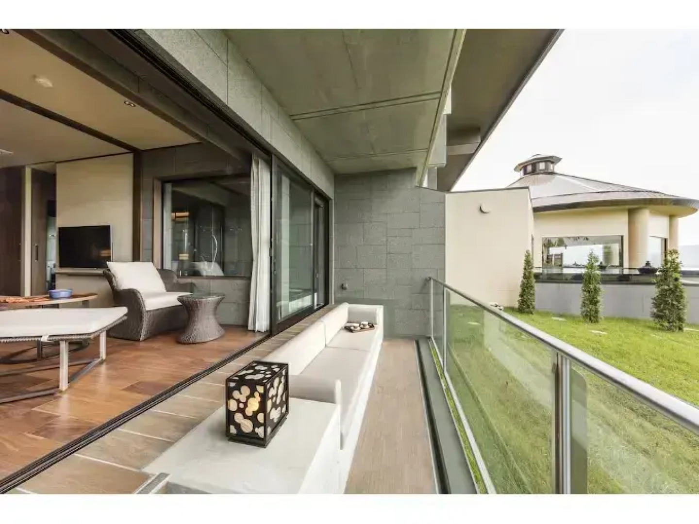 The Lake Suite Ko No Sumika