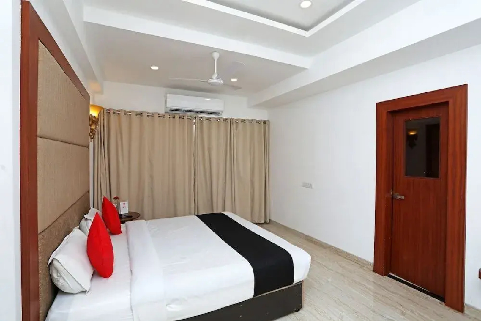 Capital O 18792 The Grand Neelam