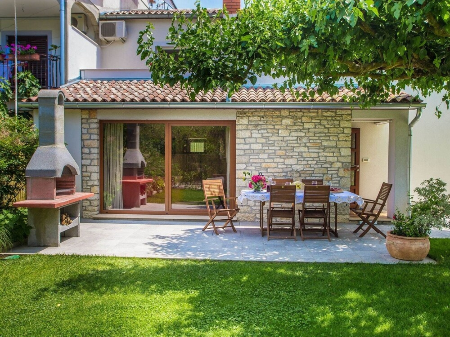 Beautiful Decorated Villa for 8 Persons With Private Pool in a Quiet Location