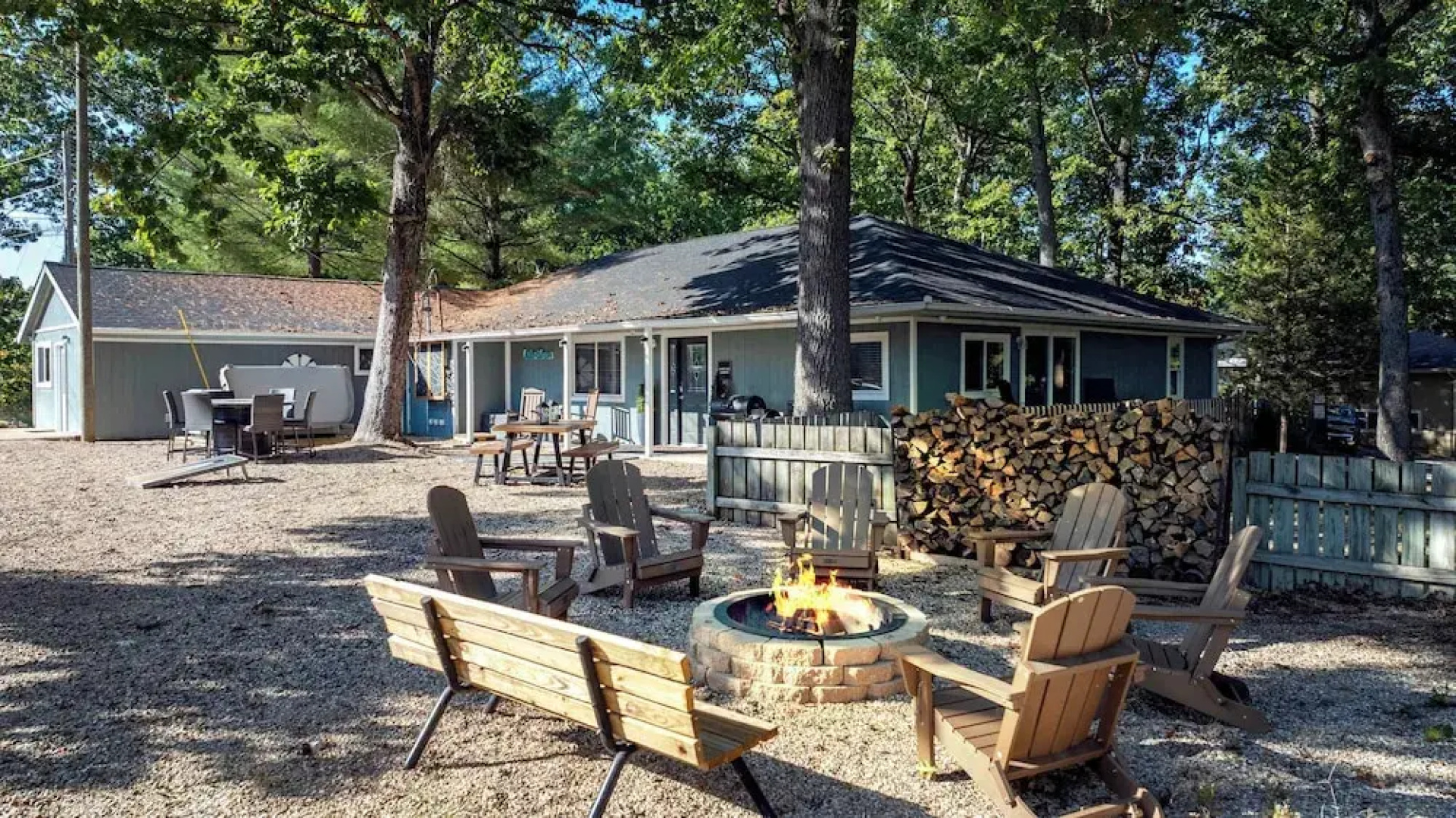 White Oak Landing Spacious 6 BDR w/ Boat Slip!