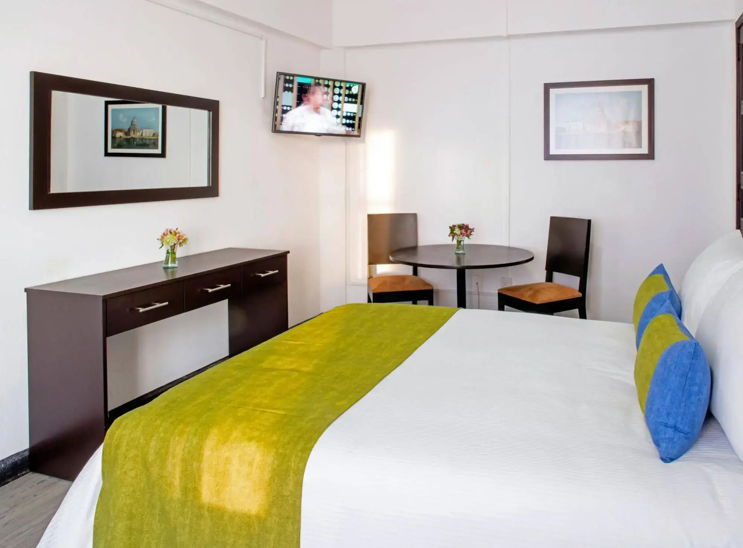 Hotel Virreyes