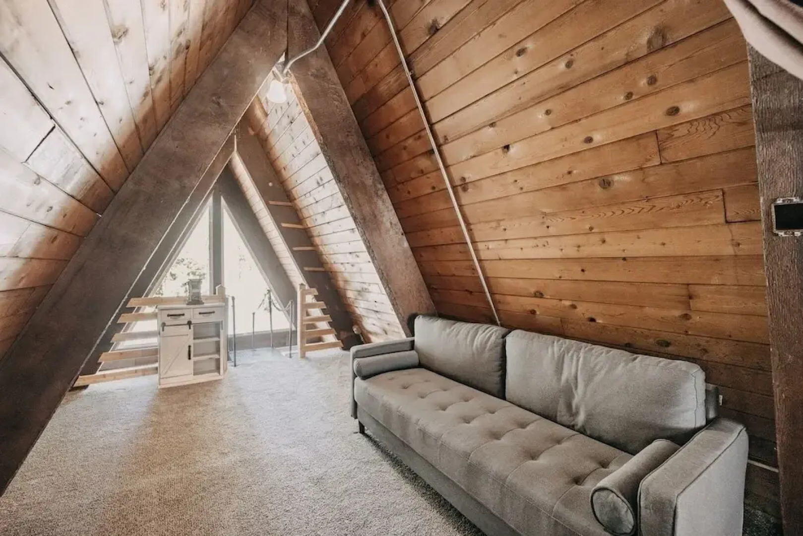 05mbh - Economical - Wifi - Pets Ok - F/p - D/w - Sleeps 2 1 Bedroom Apts by RedAwning