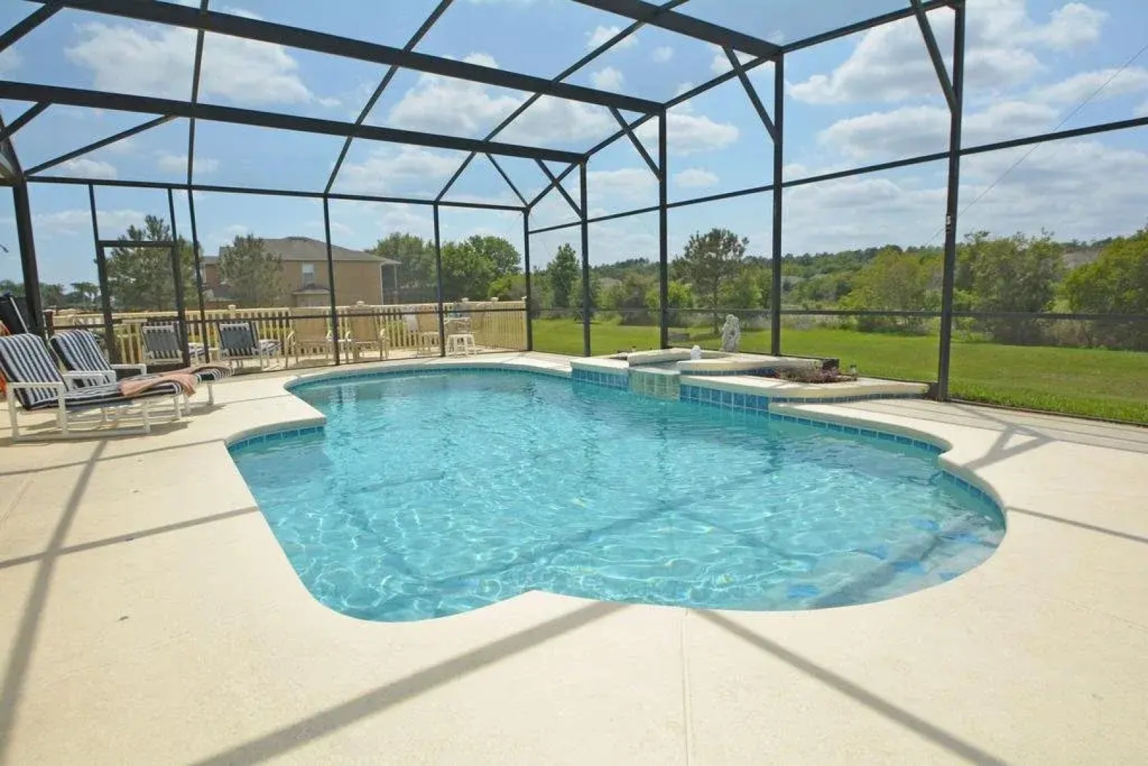 857KD Cozy Retreat 5 Br villa by RedAwning