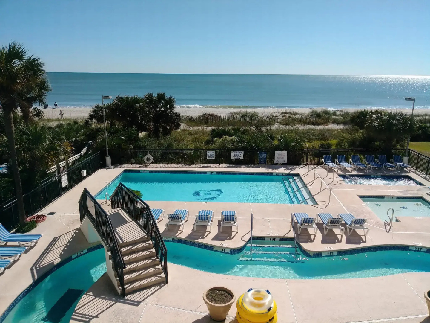 Captain's Quarters Resort