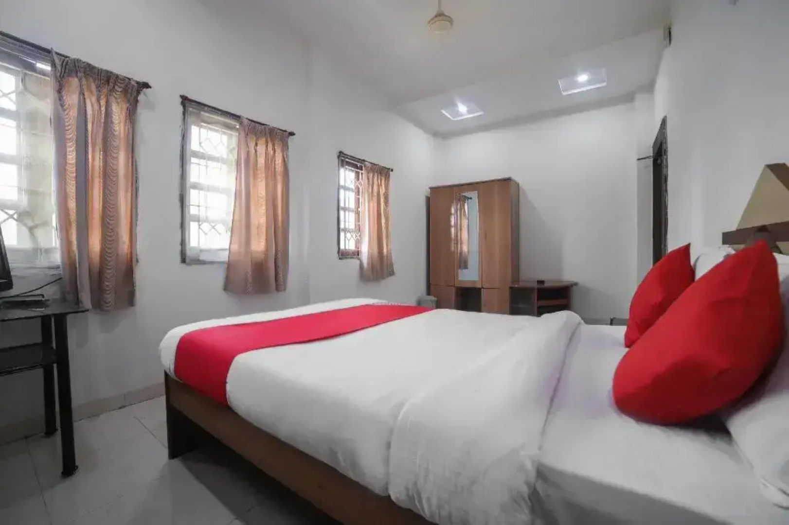 Jayshrea Recreation Club by OYO Rooms