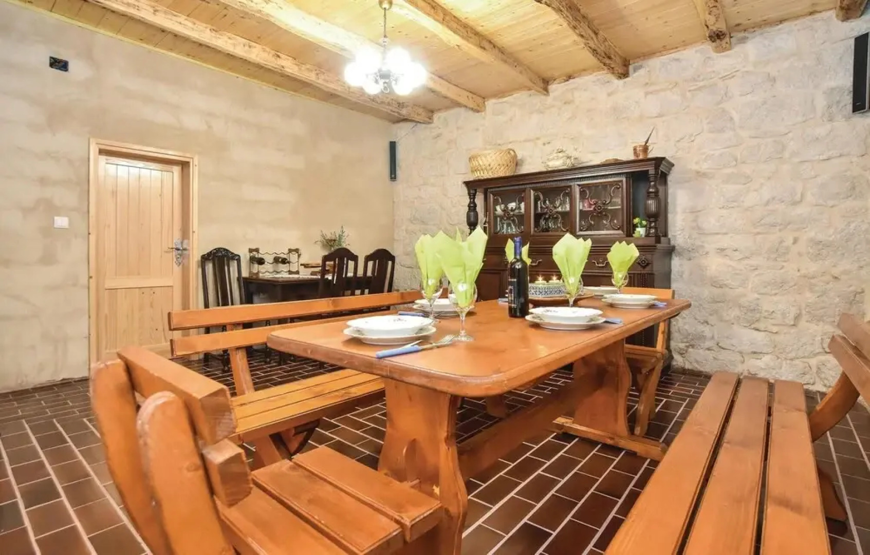 Amazing Home in Blato na Cetini With Wifi and 4 Bedrooms