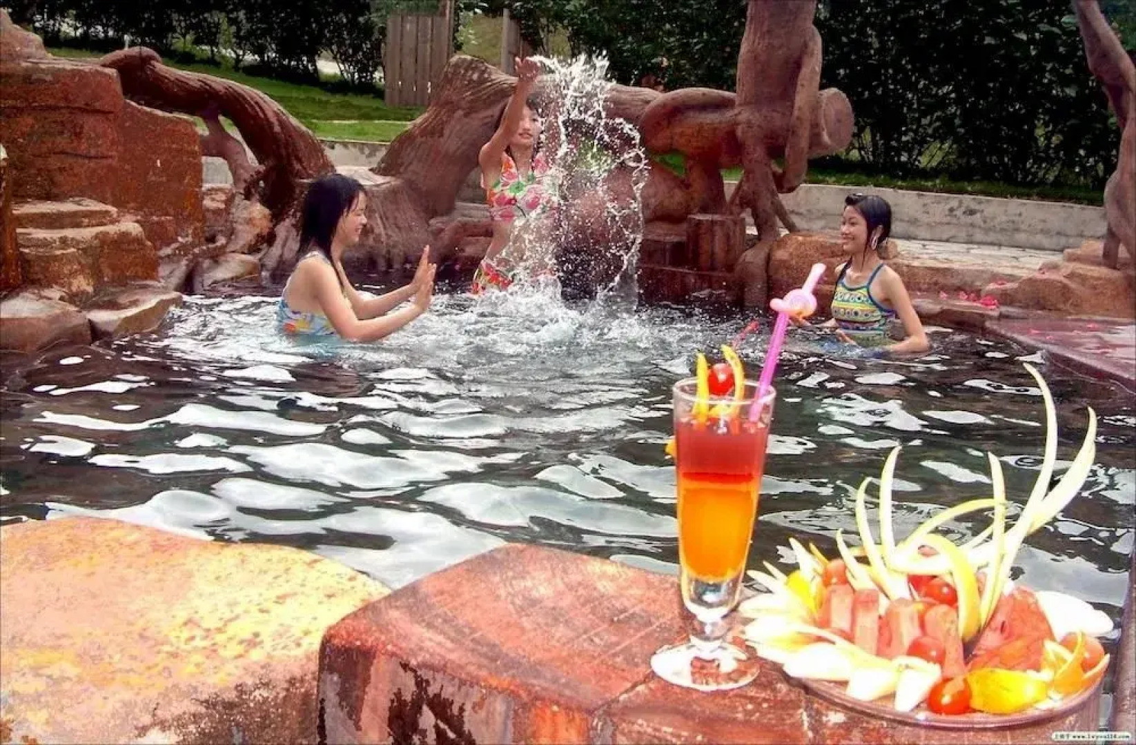 Salt Water Hot Spring Mountain Villa