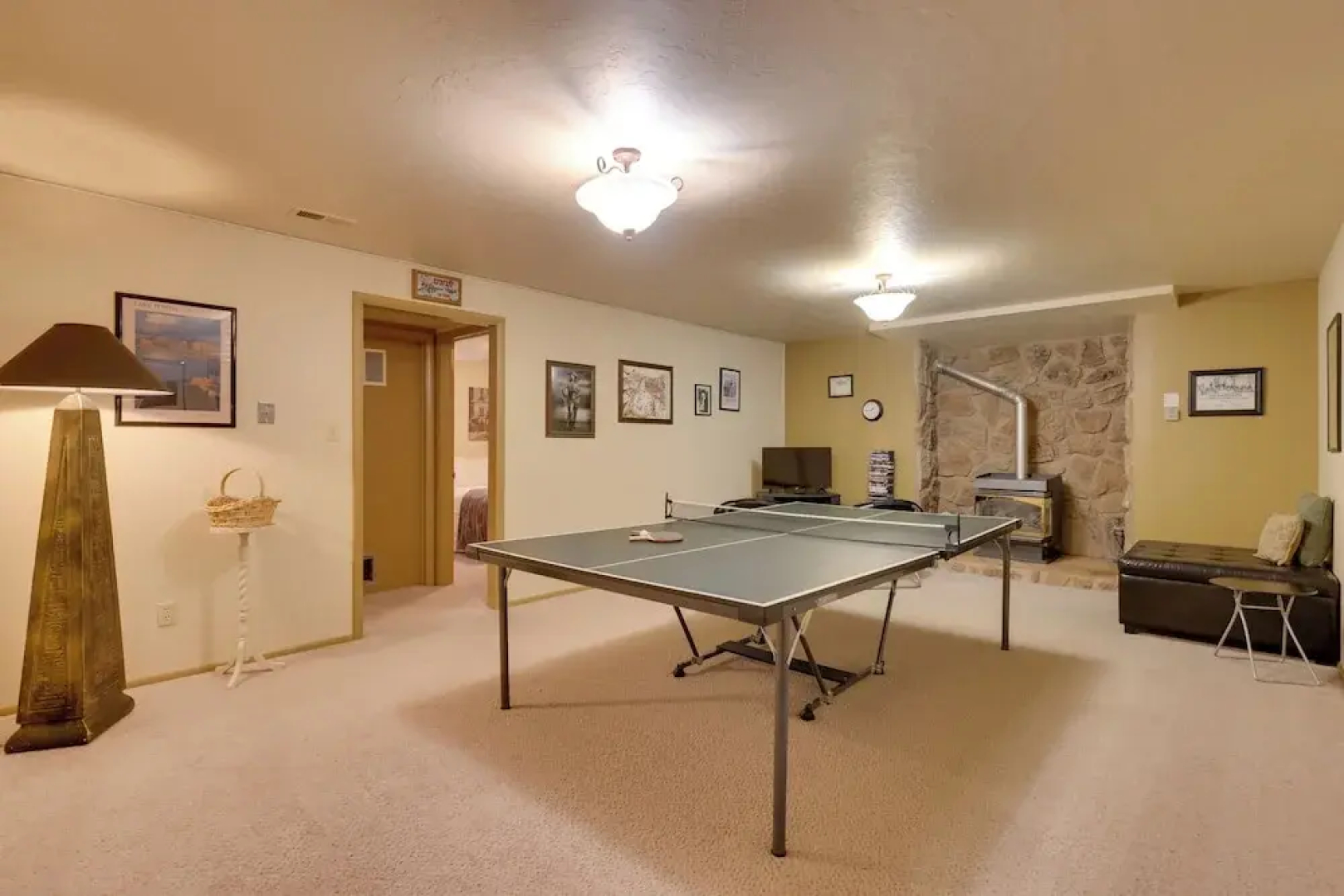 Parowan Escape With 2 Game Rooms, Deck & Yard!