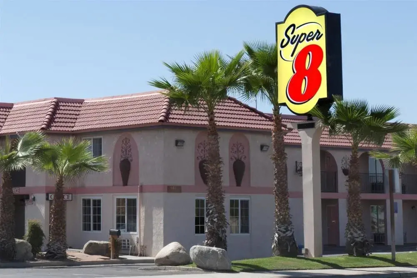 Super 8 Buttonwillow