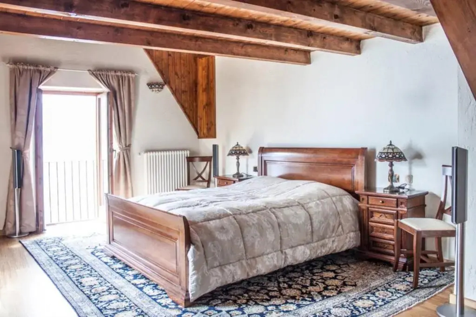 Unique house directly on Lake Como