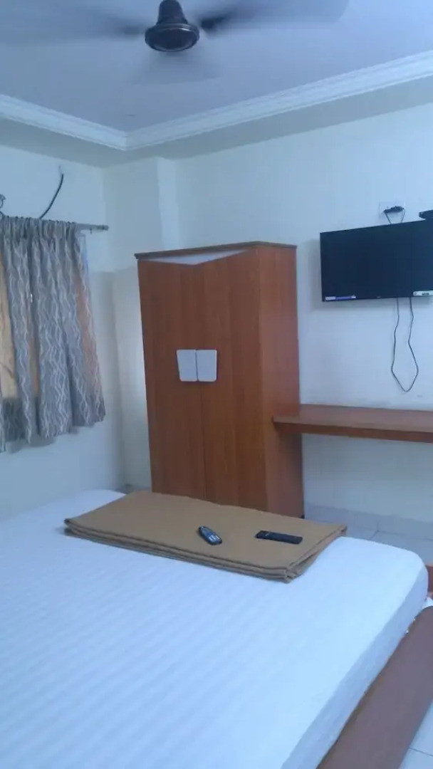 Iroomz Murgan Residency