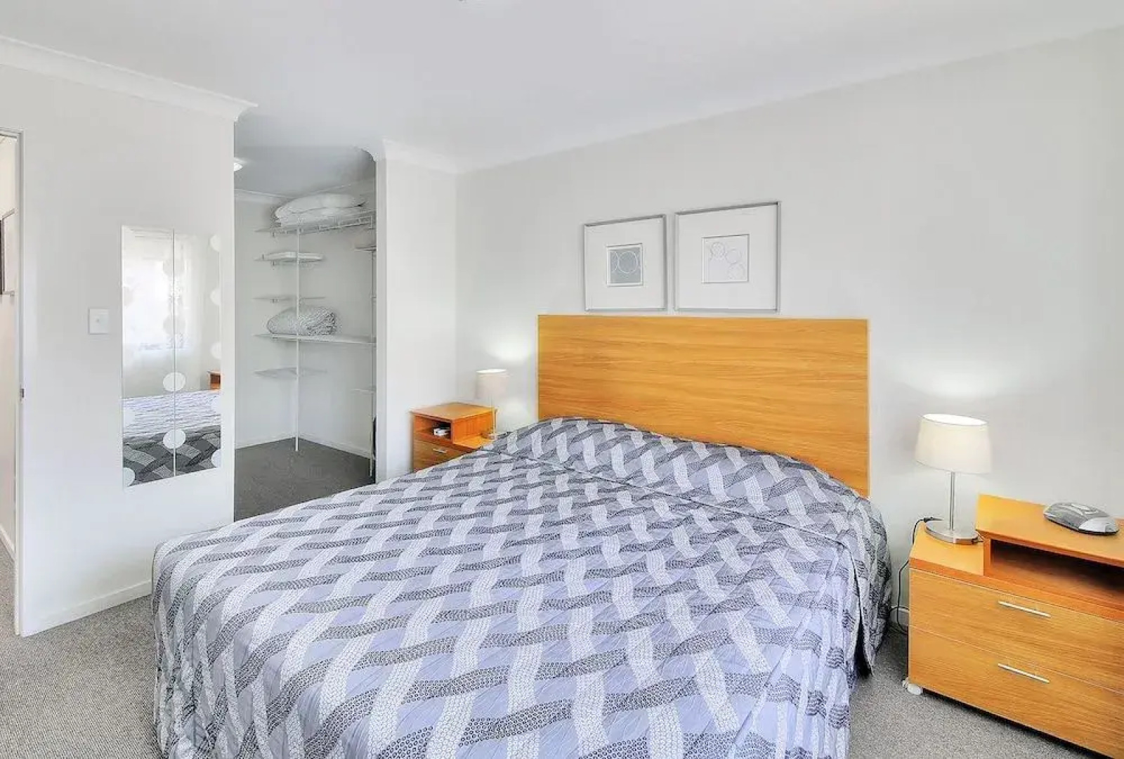 Airtrip Apartment on Russell St