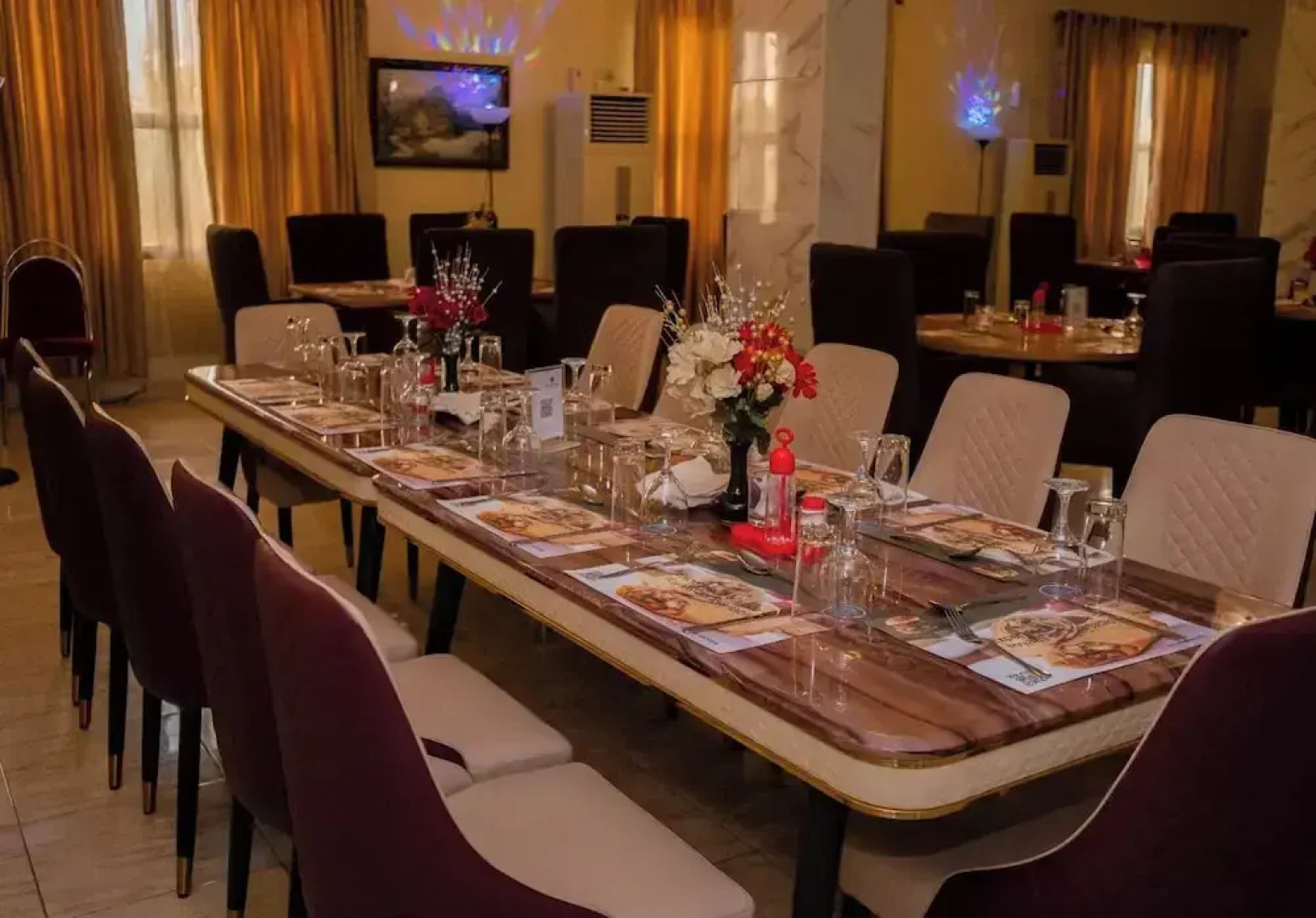 Royal Birds Hotel And Towers