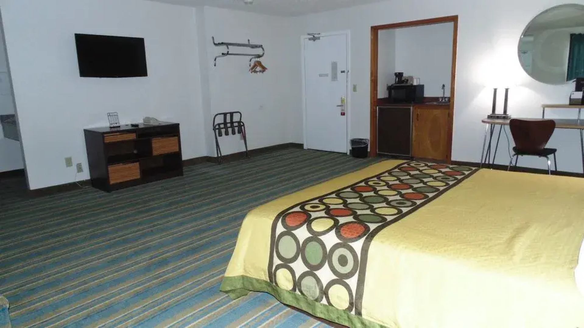 Super 8 Sapulpa Tulsa Area