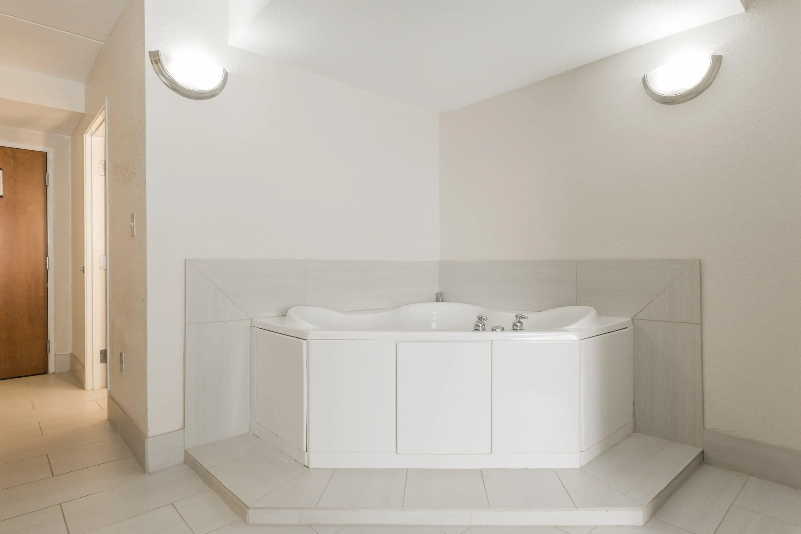 Holiday Inn Express and Suites - Petersburg - Fort Lee by IHG