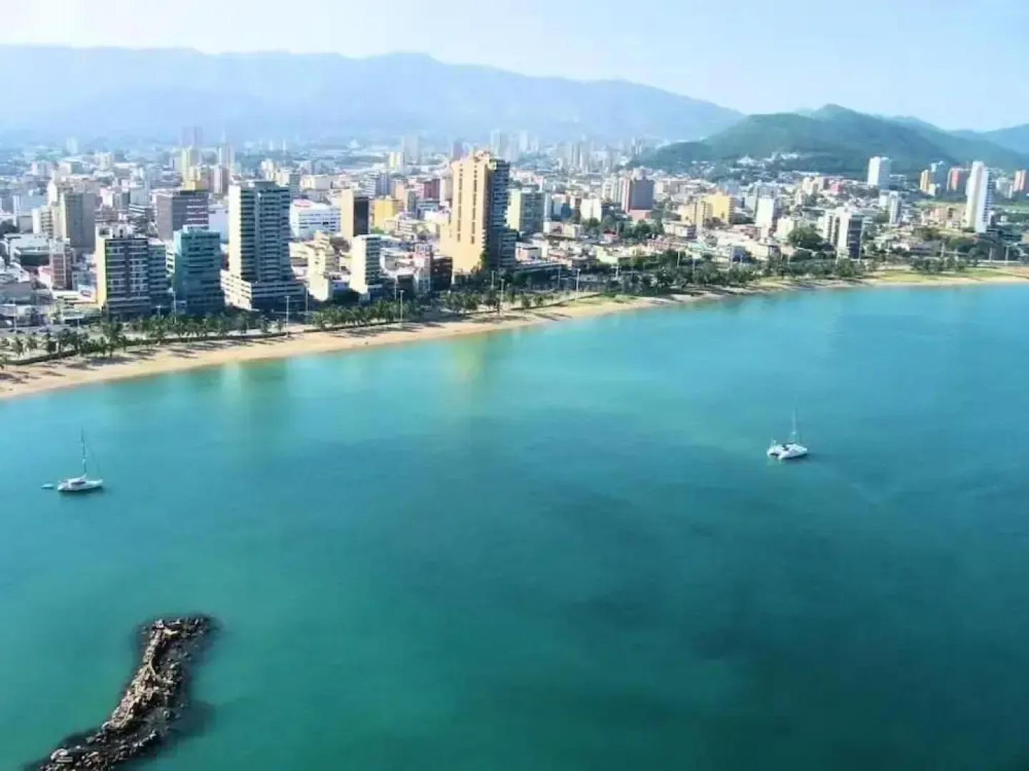 Hotel Cristina Suites