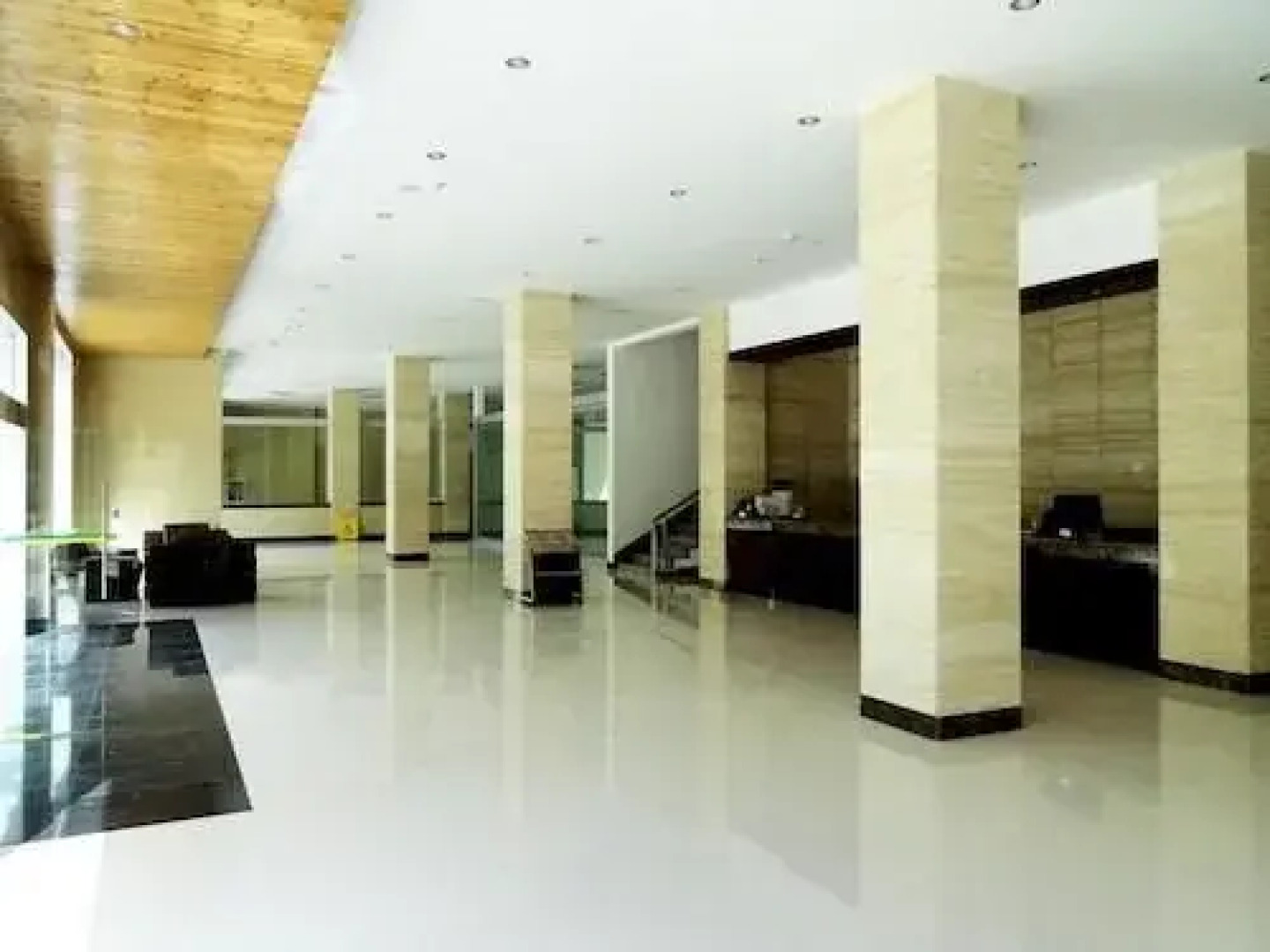 Shennong Holiday Hotel