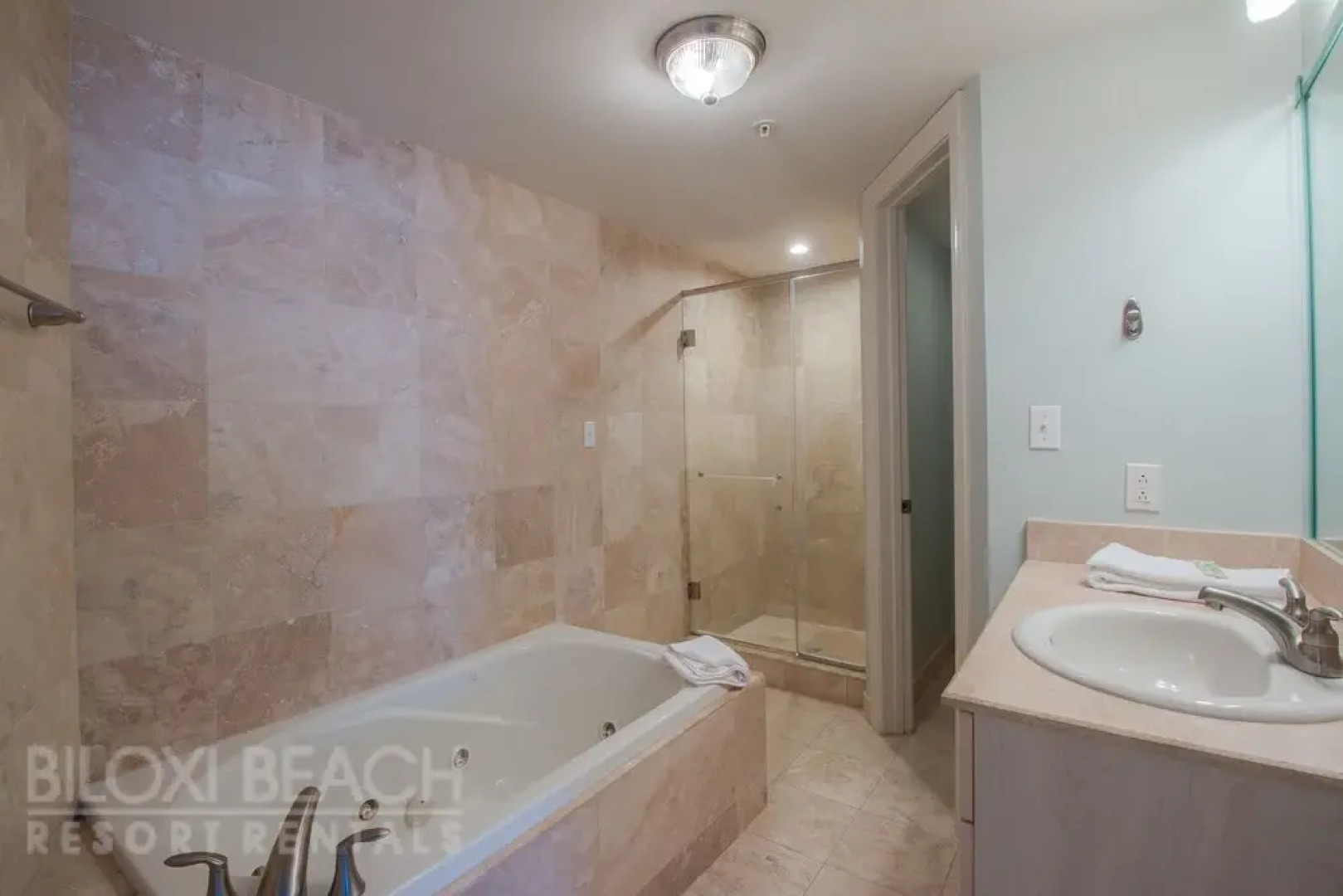 Sea Breeze 1007 Penthouse