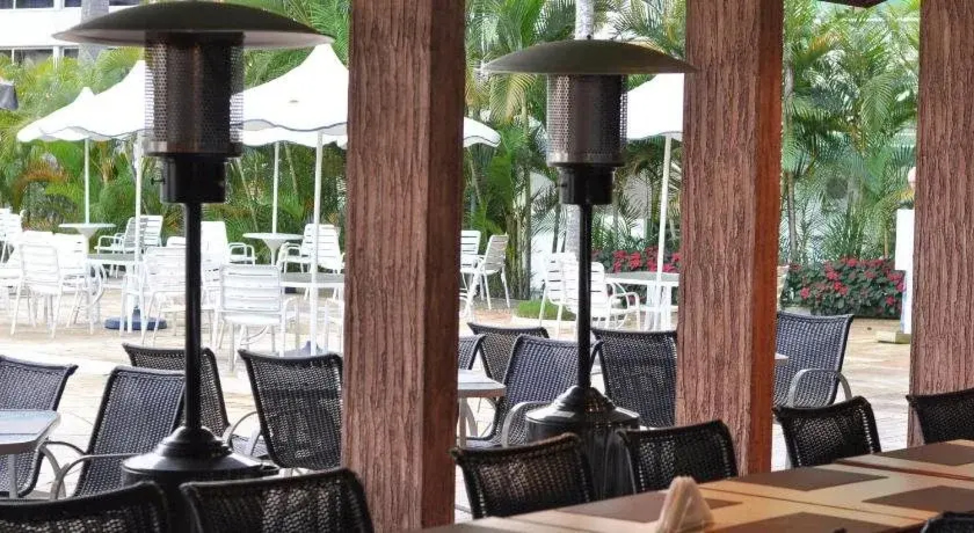 Radio Hotel Resort & Convention