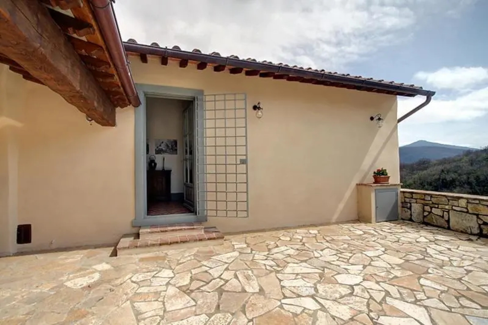 Casaglia 2 · Apartment With Shared Pool