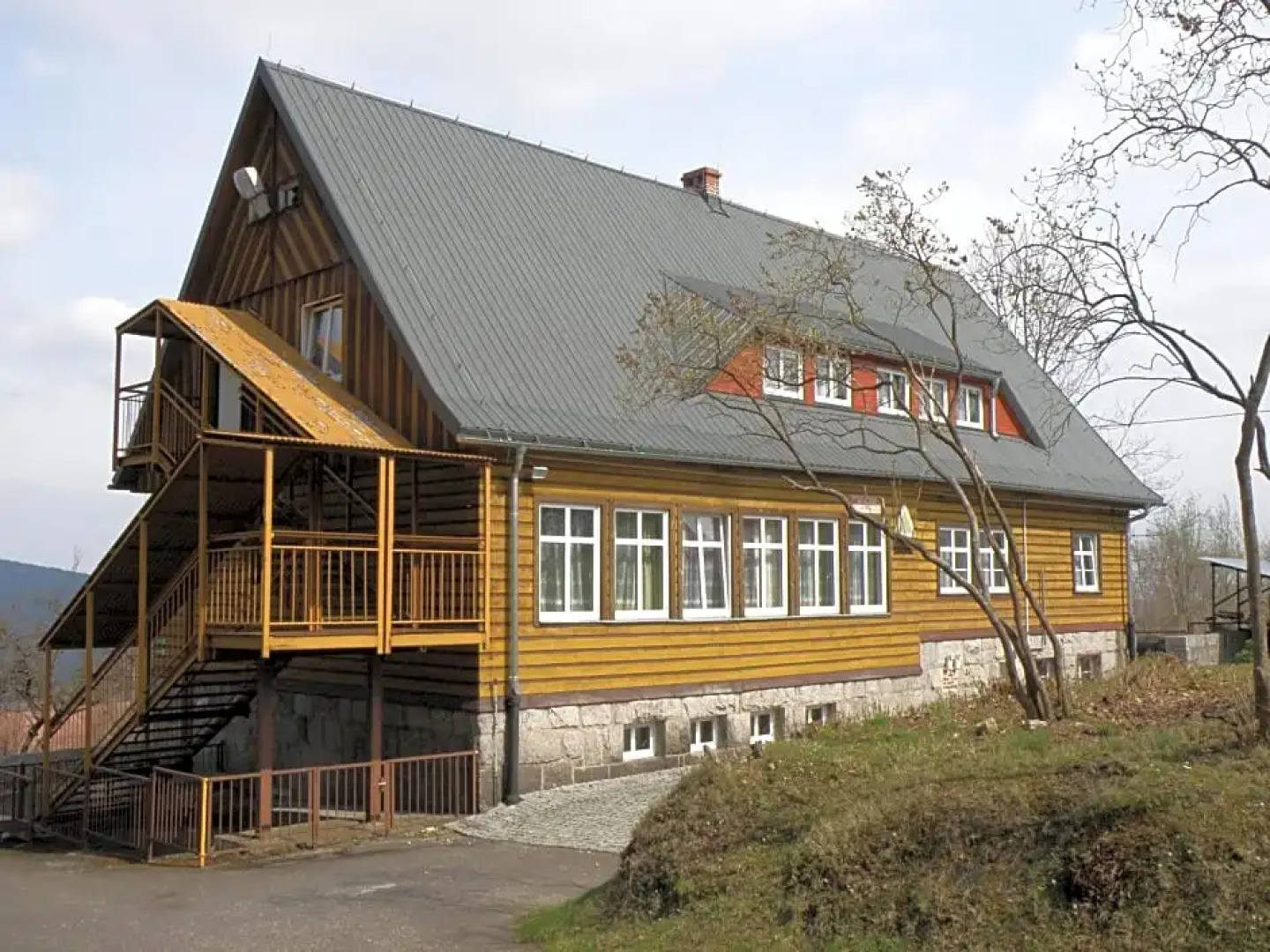 Szkolne Schronisko Młodzieżowe Złoty Widok