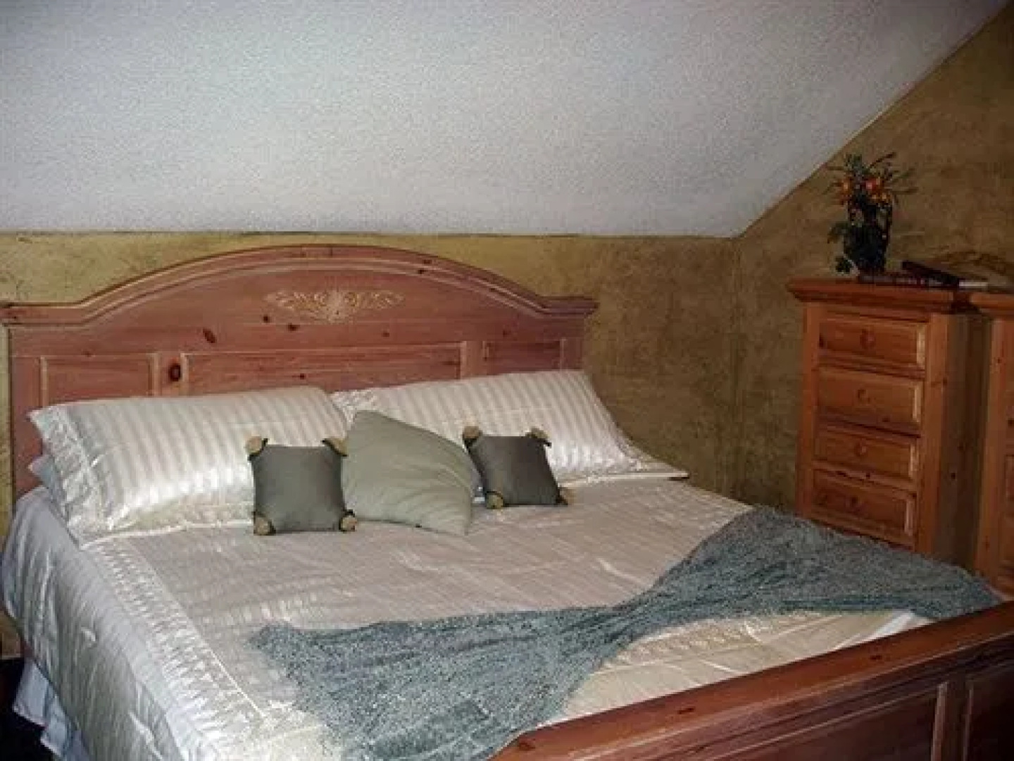 The Historic Brook Forest Inn