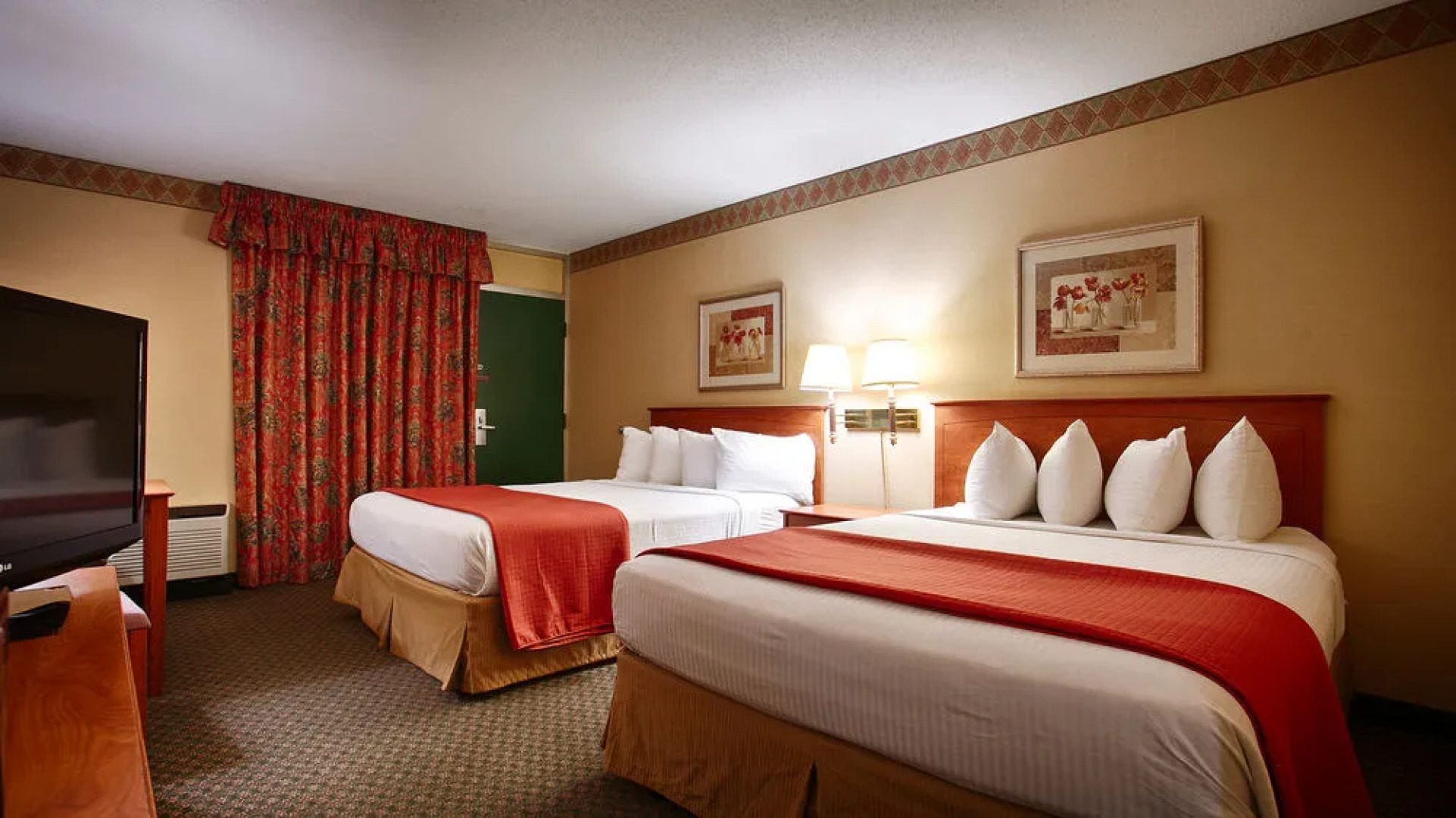 The Falls Inn & Suites / Bigwood Event Center