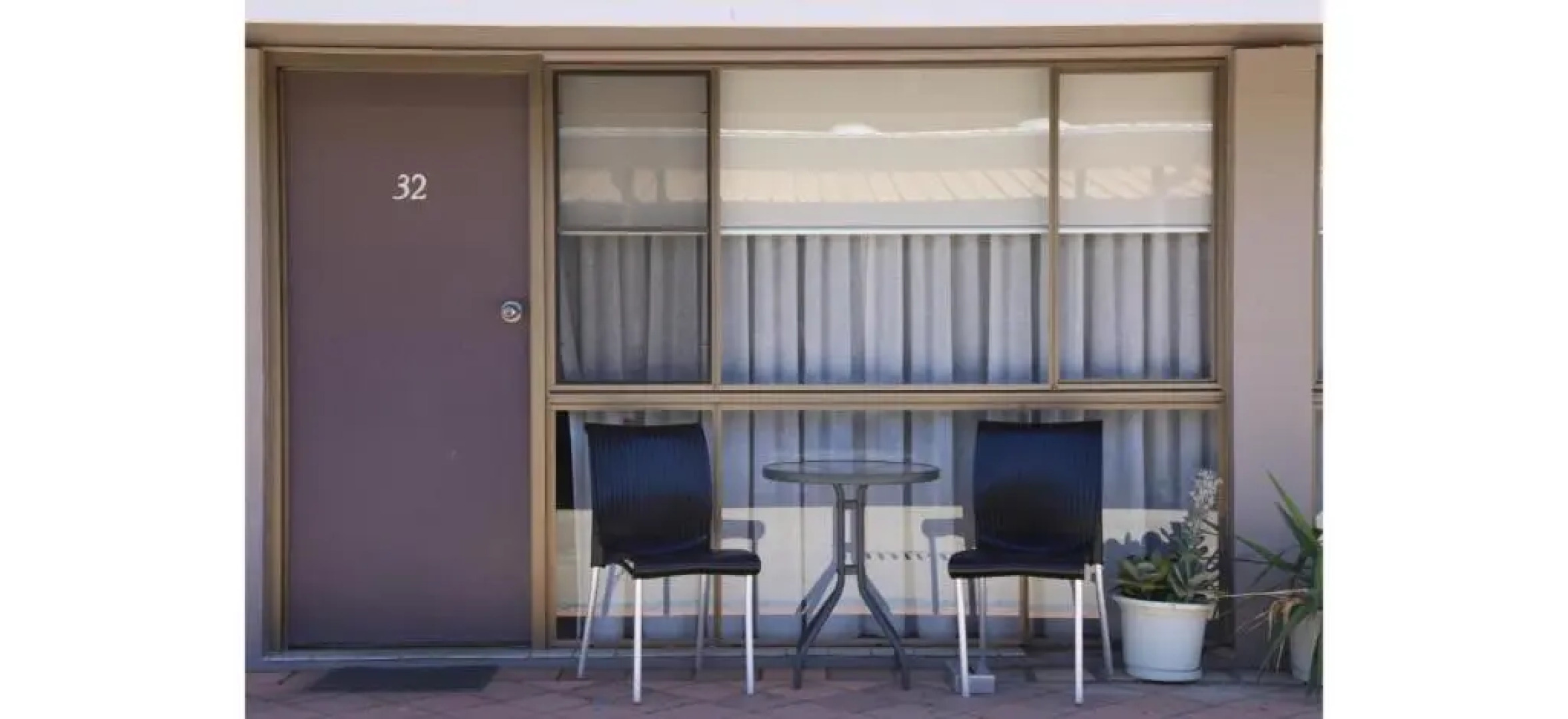 The Town House Motor Inn